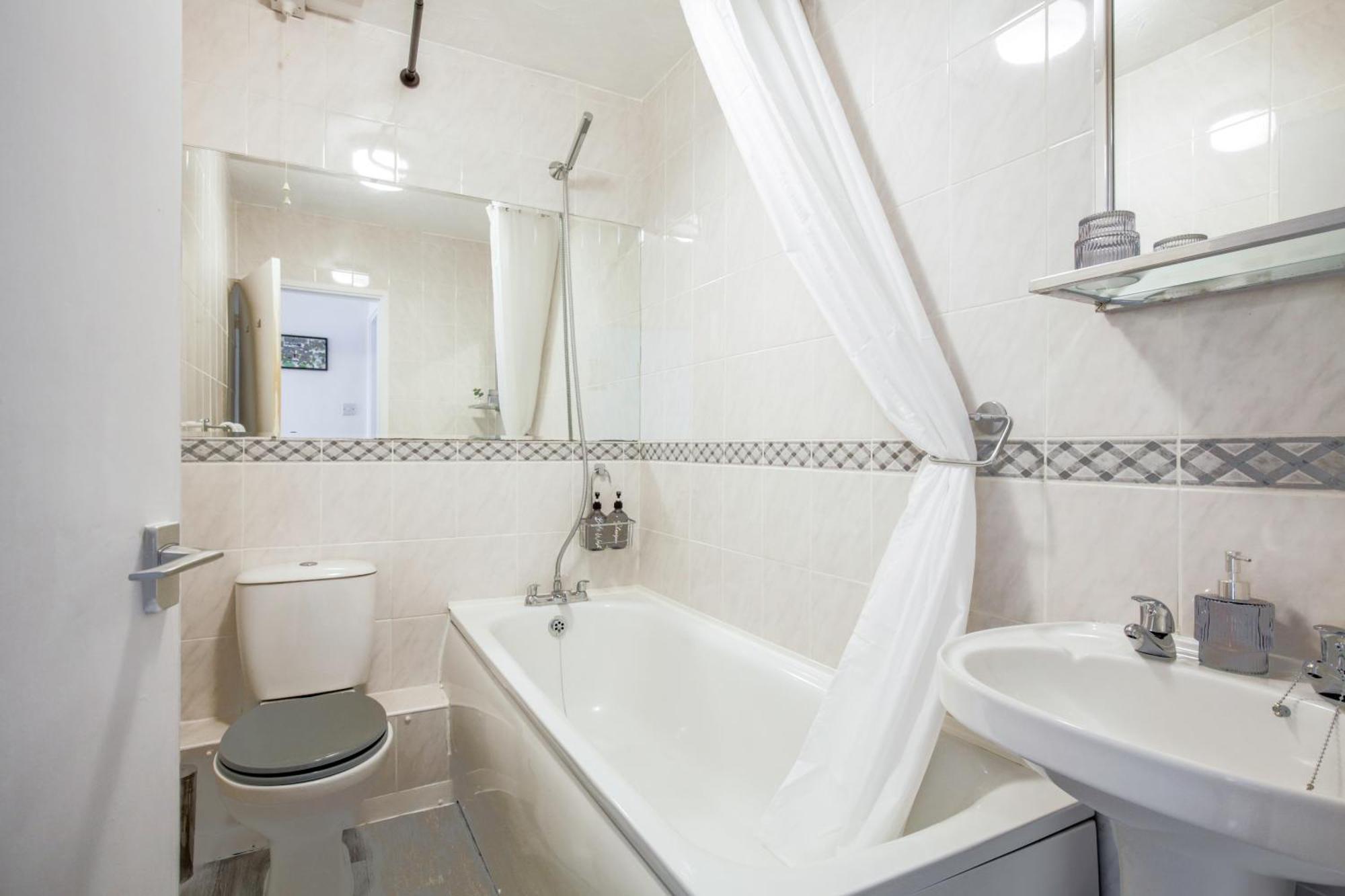 Chester Stays - Best Value Apartment With Free Parking In The Heart Of チェスター エクステリア 写真